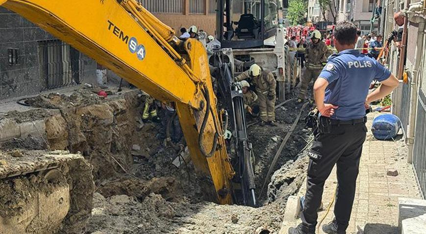 Bayrampaşa’da kanalizasyon çalışması sırasında bir işçi göçük altında kaldı