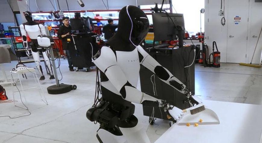 Tesla’nın insansı robotu ev işlerini yapmaya başladı