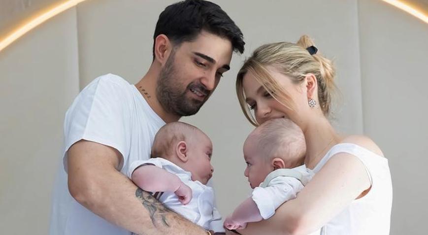 Yasemin Şefkatli paylaştı! Emir ve Ayel’in ilk uçak yolculuğu başarıyla tamamlandı