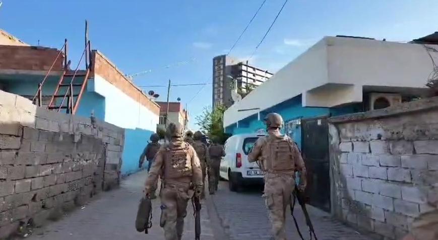 İş yerlerini kundaklamışlardı! ‘Daltonlar’ üyesi 3 kişi tutuklandı