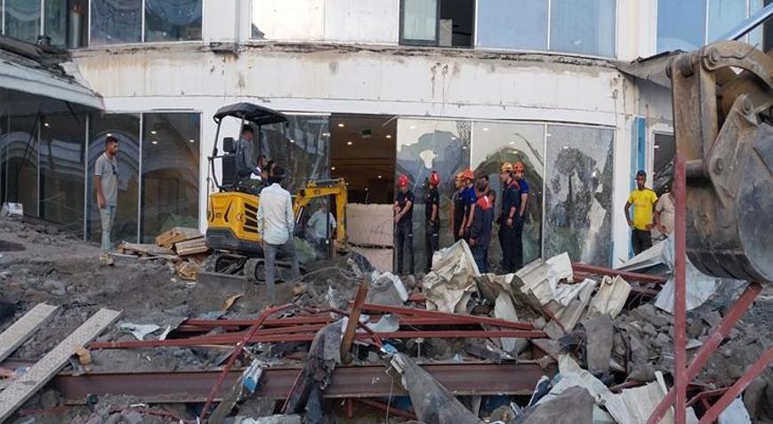 Antalya’da 5 yıldızlı otel inşaatında teras çöktü