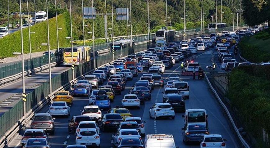 Yeni trafik düzenlemesi: Magandalara ağır cezalar geliyor