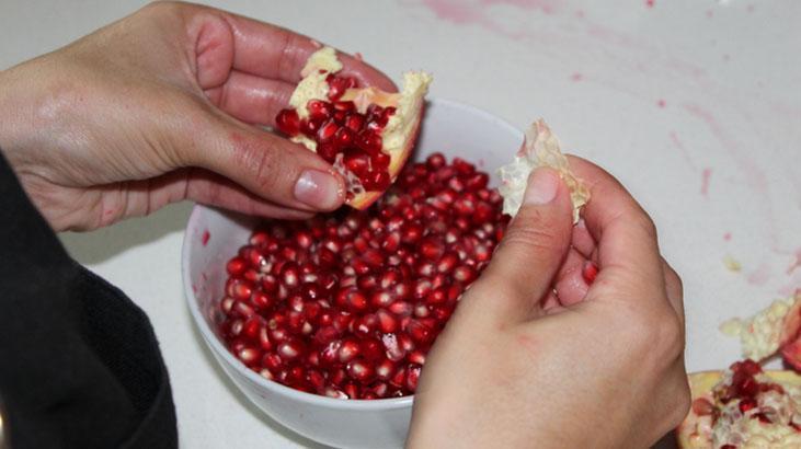 Bu ikili herkesin favorisi! Nar ile tuzdan gelen lezzet patlaması, iyice temizliyor