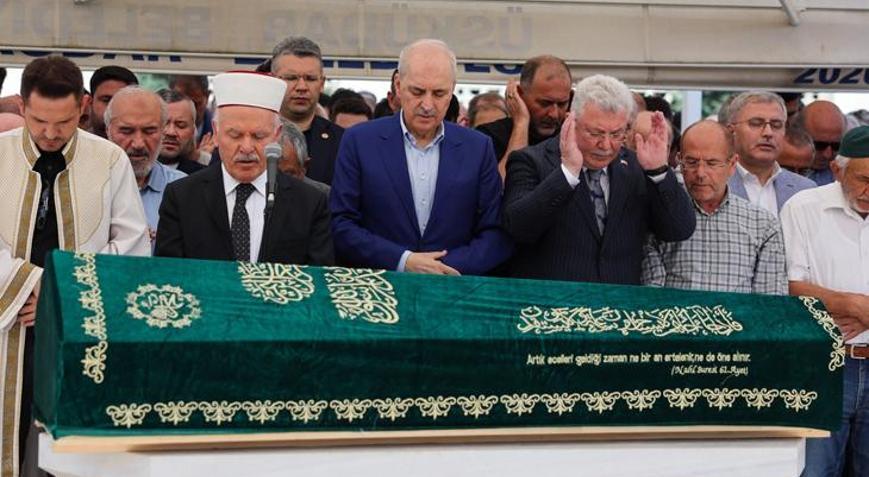 Meclis Başkanı Kurtulmuş, emekli Öğretim Üyesi Prof. Dr. Halis Ayhan’ın cenazesine katıldı