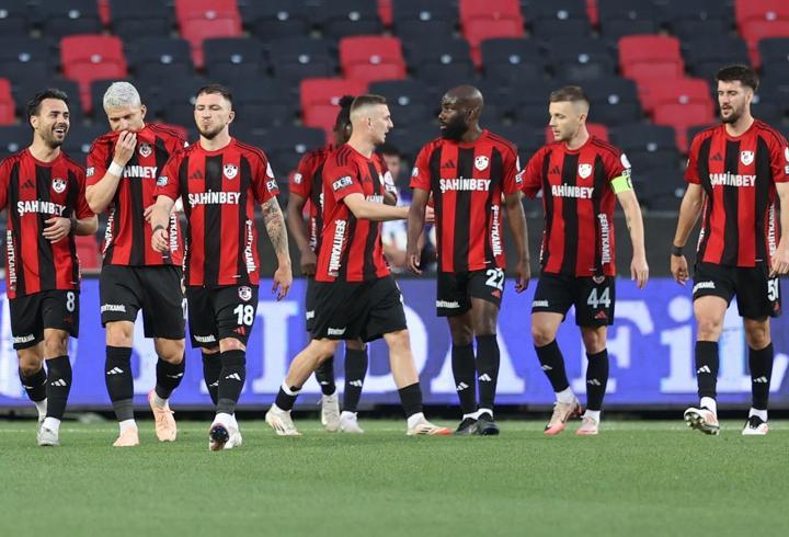Gaziantep FK 2-0 öne geçtiği maçta yine kazanamadı! Seri 6 maça çıktı…