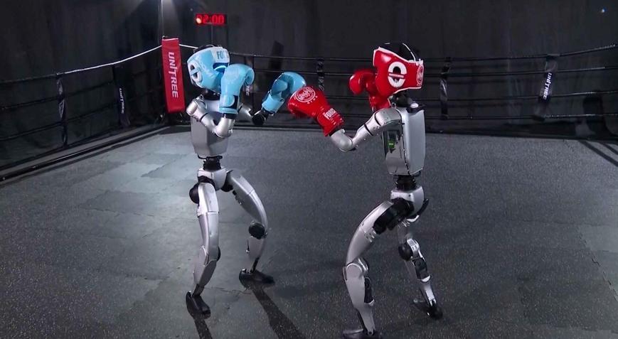 Dünyanın ilk insansı robot boksu Çin’de yapıldı: Çelik yumruklar havada uçtu