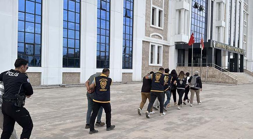 Masaj salonlarına fuhuş operasyonu: 7 şüpheli gözaltına alındı