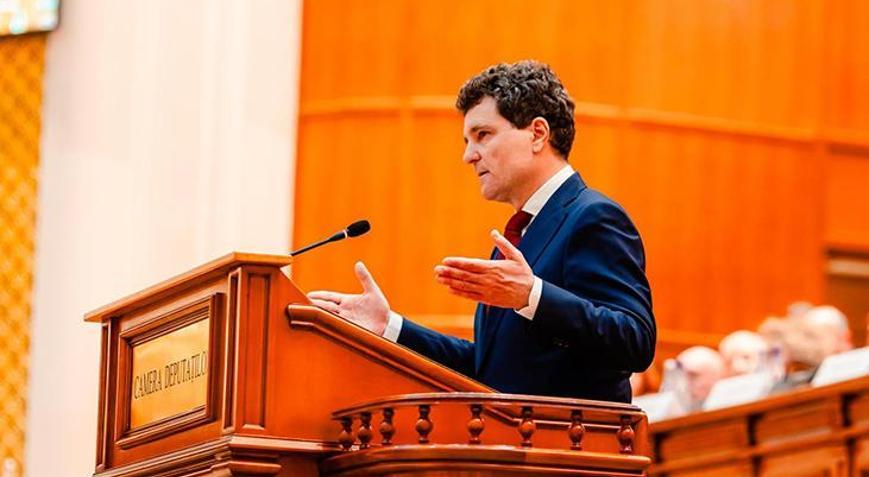 Romanya’nın yeni cumhurbaşkanı Nicuşor Dan, yemin ederek göreve başladı