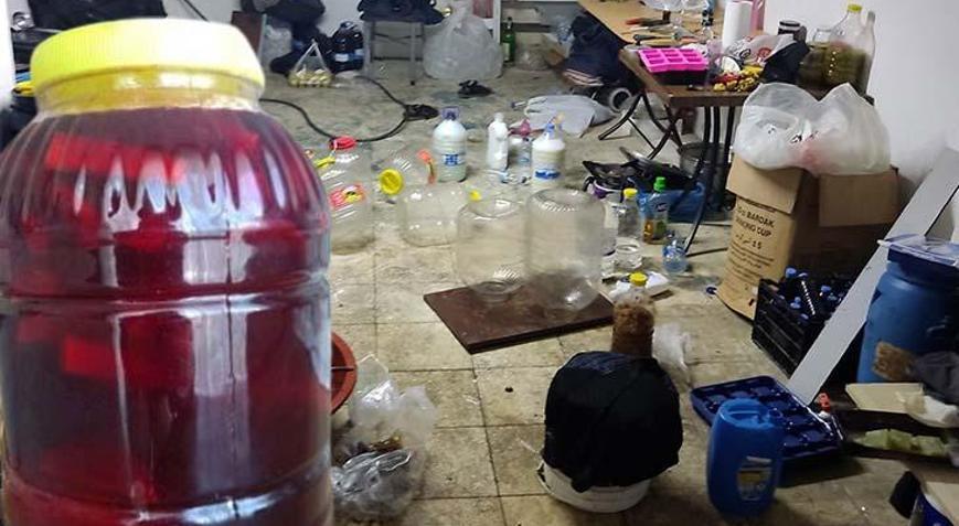 Rezalet görüntü! Tuvaletin yanındaki şalgam imalathanesi kapatıldı