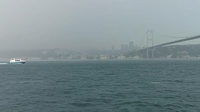 İstanbul’u dolu vurdu! Yağışa hazırlıksız yakalananlar zor anlar yaşadı