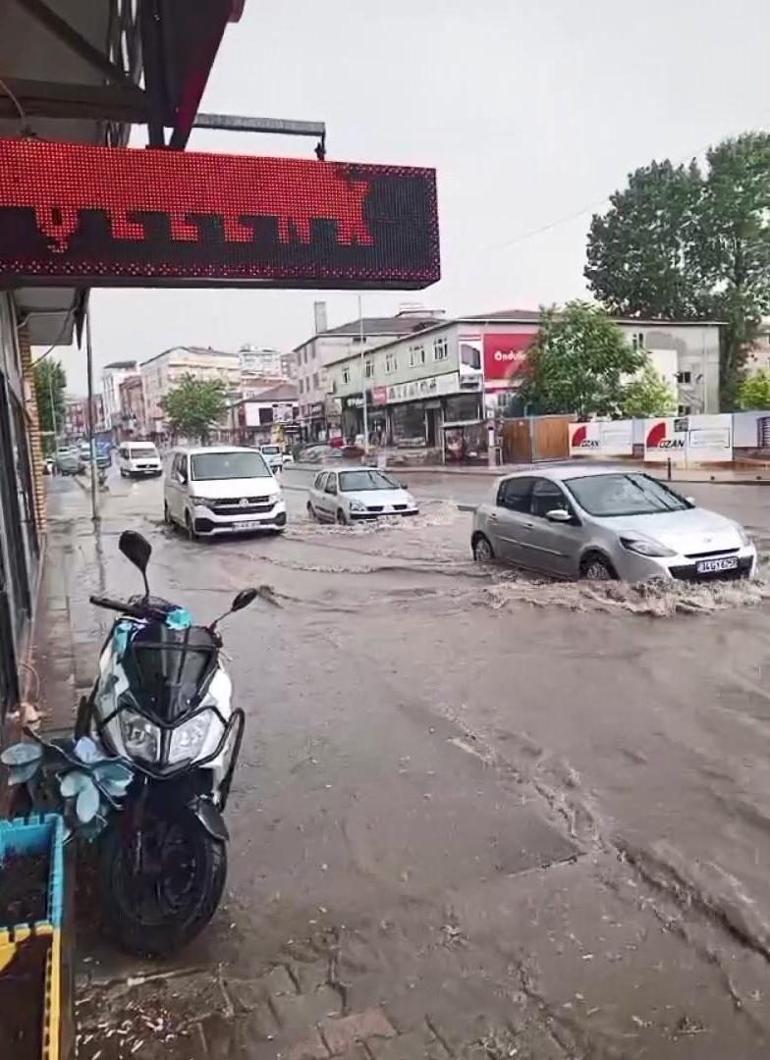 İstanbul’u yağış ve dolu vurdu! Yollar göle döndü