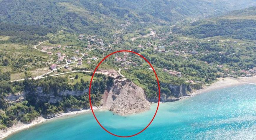 2 İlçe arasında korku dolu anlar! Karadeniz ile birleşti
