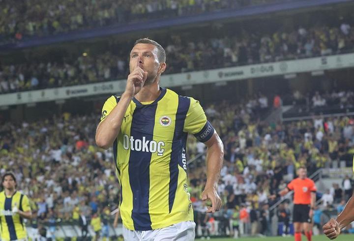SON DAKİKA | Edin Dzeko, Fenerbahçe’ye veda etti