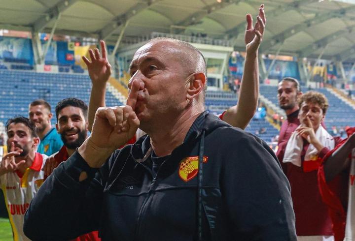 Göztepe, Süper Lig’i galibiyetle noktaladı! Romulo, taraftarlarla vedalaştı…