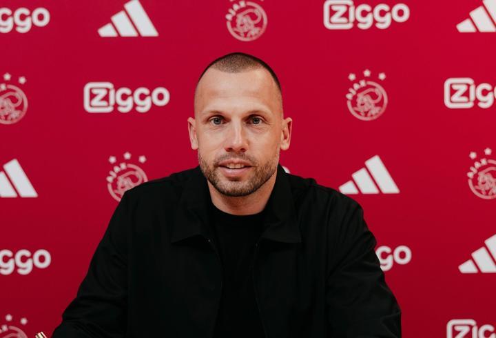 Ajax’ın yeni teknik direktörü John Heitinga oldu