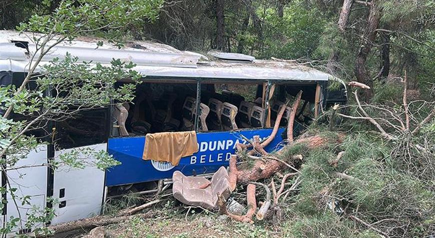 Eskişehir’da midibüs şarampole uçtu: 28 yaralı