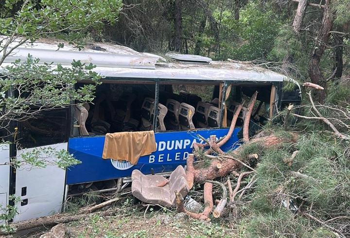 Eskişehir’de midibüs şarampole uçtu: 28 yaralı