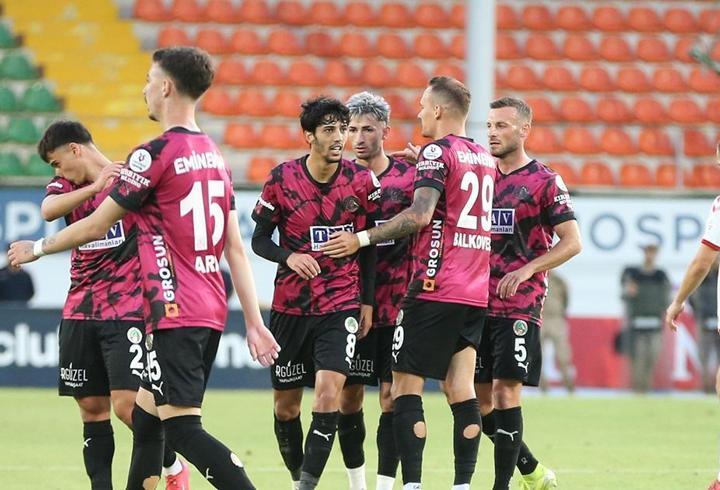 Alanyaspor, sezona Sivasspor galibiyetiyle nokta koydu