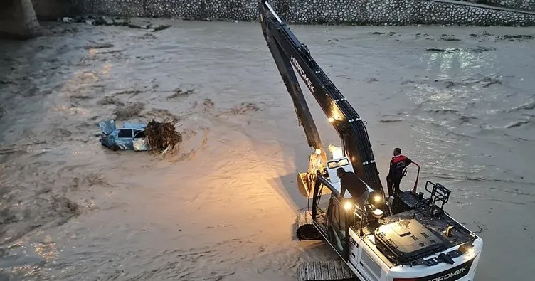 Osmaniye’de sağanak sele neden oldu