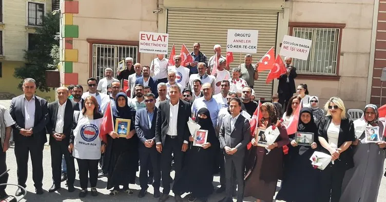 Sendikalardan ‘Diyarbakır Anneleri’ne “Terörsüz Türkiye” ziyareti
