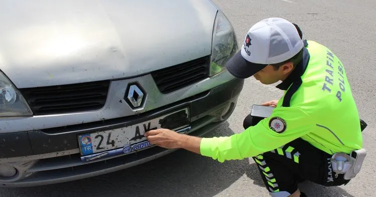 Yer Aksaray: Plakasını bantla kapattı! Savunması pes dedirtti