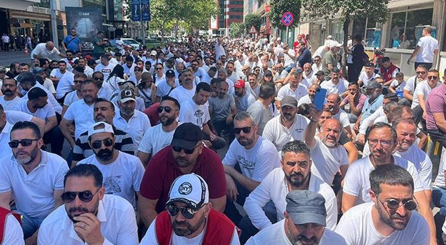 İzmir’de grev 5. gününde: Sendikalardan Cemil Tugay’a tepki