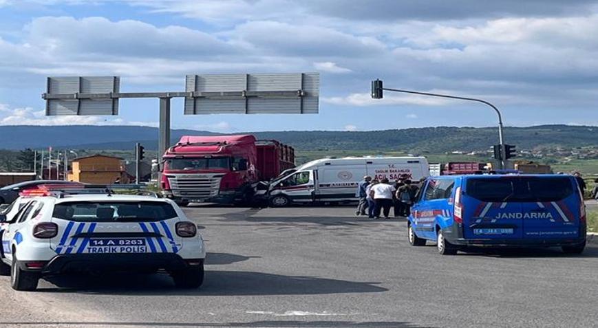 Bolu’da Başsavcının bulunduğu ambulans kazaya karıştı! 8 yaralı