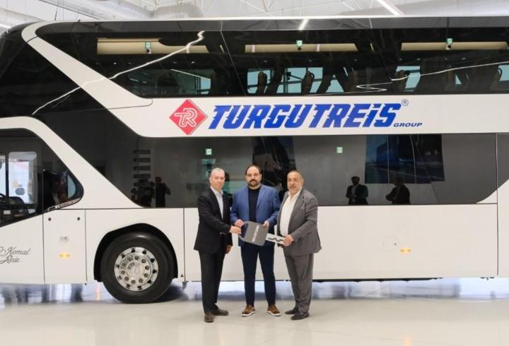 Türkiye’ye çift katlı otobüs getiriyor