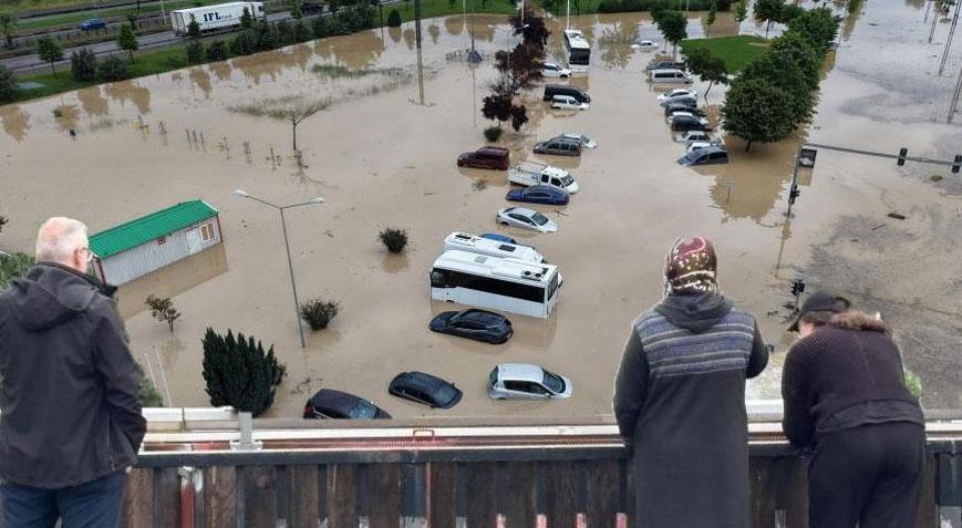 Trabzon felaketi yaşadı! Sel ve heyelan hayatı felç etti