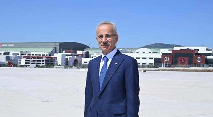 Bayramda havayoluna 365 ek sefer! Bakan Uraloğlu tedbirleri açıkladı