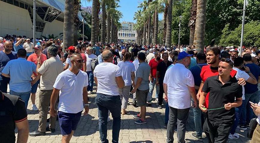 İzmir’de grev 7. günde: İşçiler Kültürpark’ta toplandı