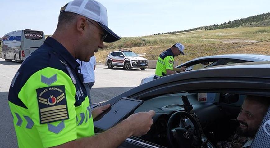Kurban Bayramı trafiği başladı: 43 ilin geçiş noktasında radar ve dronlu tedbir