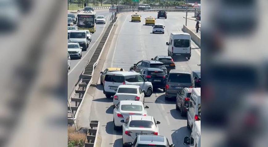 Beykoz’da panik anları! Seyir halindeyken fenalaşan sürücü aracında kilitli kaldı