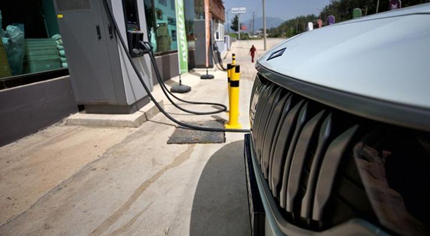 Türkiye’de satılan her 10 otomobilden 4’ü elektrikli ya da hibrit