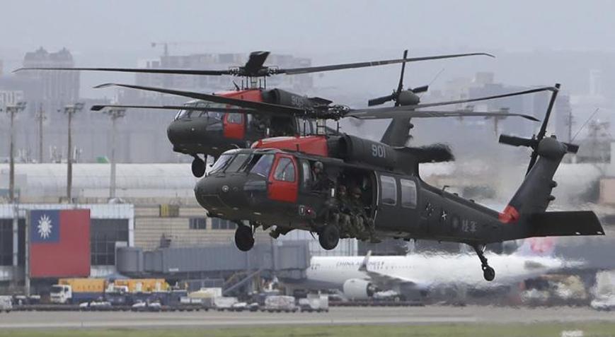 Polonya, ABD’den ‘Black Hawk helikopteri’ almını erteledi