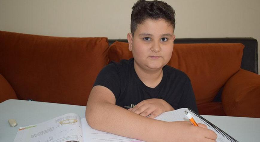 Kanserle savaşıyor, okula hiç gitmedi! Bursluluk sınavını rekor puanla kazandı