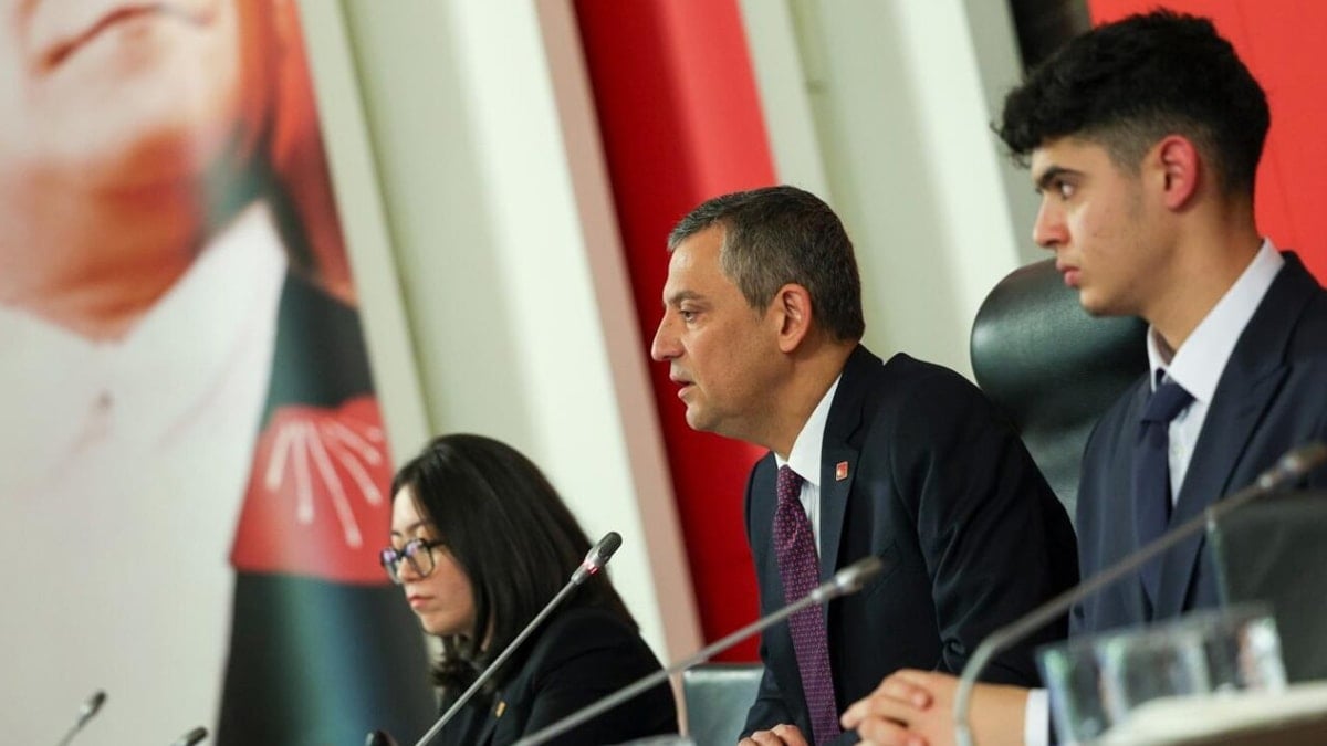 CHP’de maraton başladı: Gölge bakanlar sunum yapacak