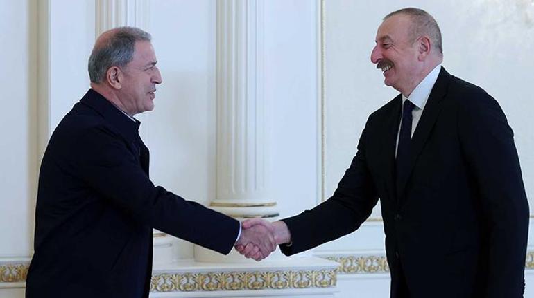 Bakan Akar Azerbaycan’da! ‘Kardeşlerimizle tek yumruk olmaya devam ediyoruz’
