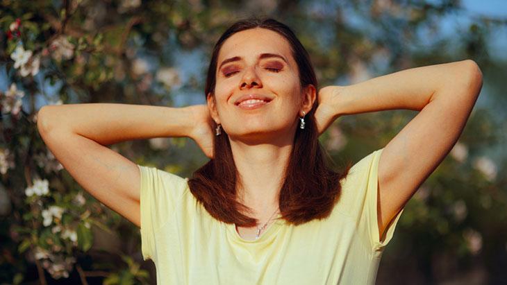D vitamini için 15 dakika yeterliymiş! Güneş ışınları hangi saatte daha faydalı?