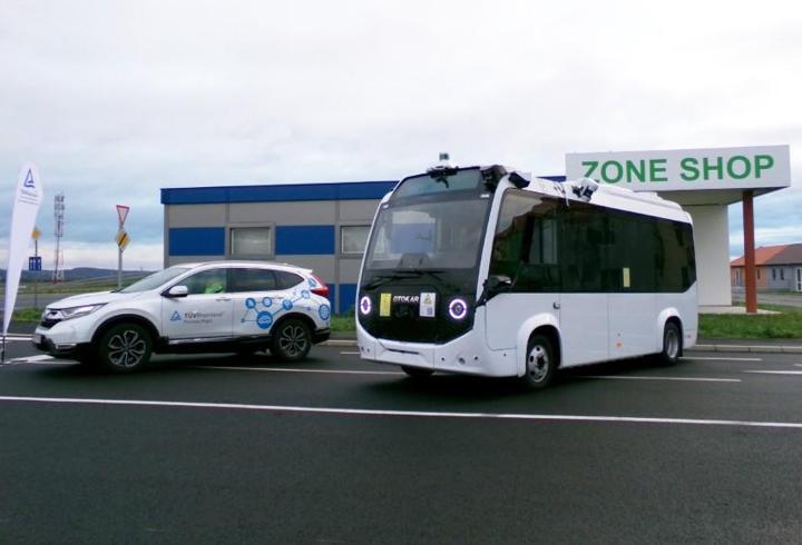 Otonom minibüs e-Centro yola çıktı