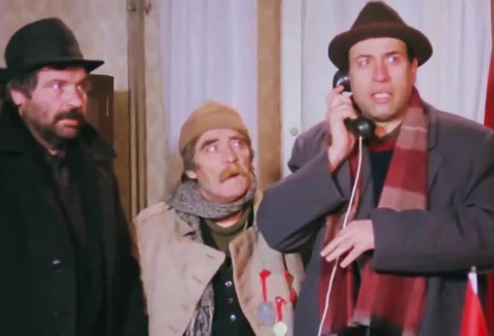 Deli Deli Küpeli filmi oyuncuları kimler? Deli Deli Küpeli konusu nedir, ne zaman çekildi?
