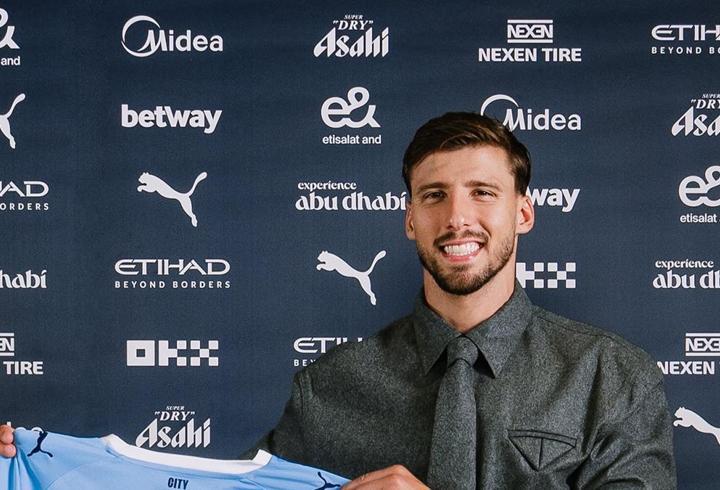Manchester City, Ruben Dias ile yeni sözleşme imzaladı