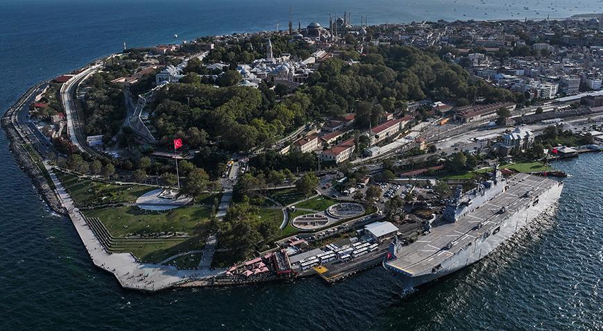TCG Anadolu, Çanakkale’den İstanbul’a ‘Zafer Yolculuğu’nu tamamladı; Sarayburnu Limanı’na demirledi
