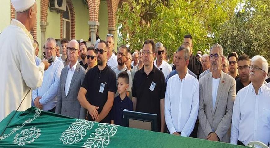 CHP Lideri Özgür Özel Balıkesir’de cenaze törenine katıldı