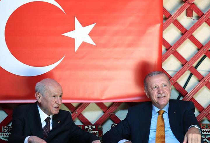 Cumhurbaşkanı Erdoğan ve MHP lideri Devlet Bahçeli, Ahlat’ta: Selçuklu Kabristanı’na ziyaret