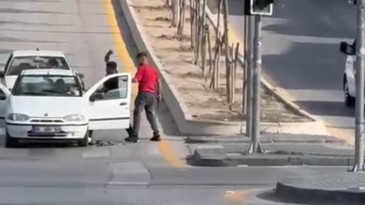 Ankara’da sürücünün önünü kesip bıçak ve kılıçla saldırdılar
