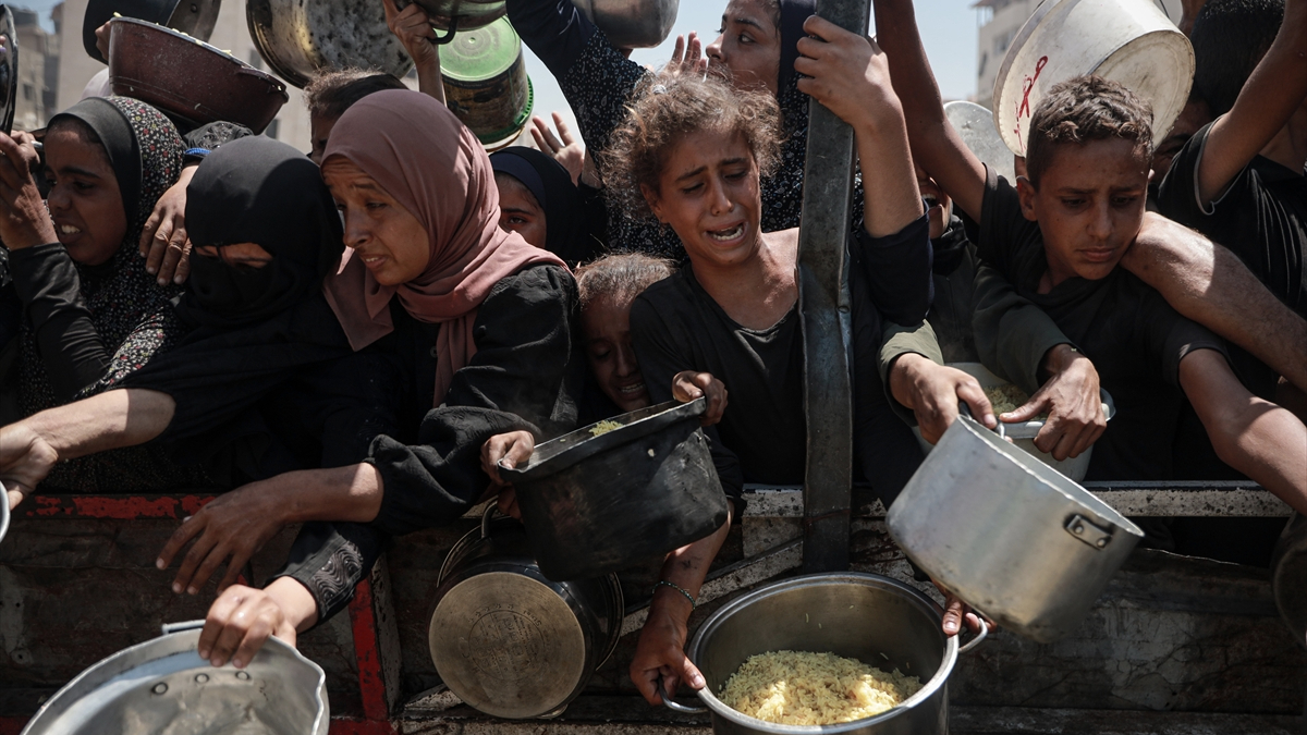 Gazze’de gıda krizi: Filistinlilere, yemek dağıtıldı