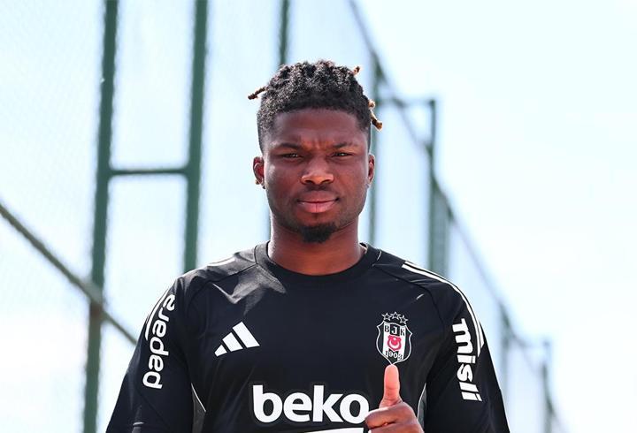 El Bilal Toure, Beşiktaş’taki ilk antrenmanına çıktı