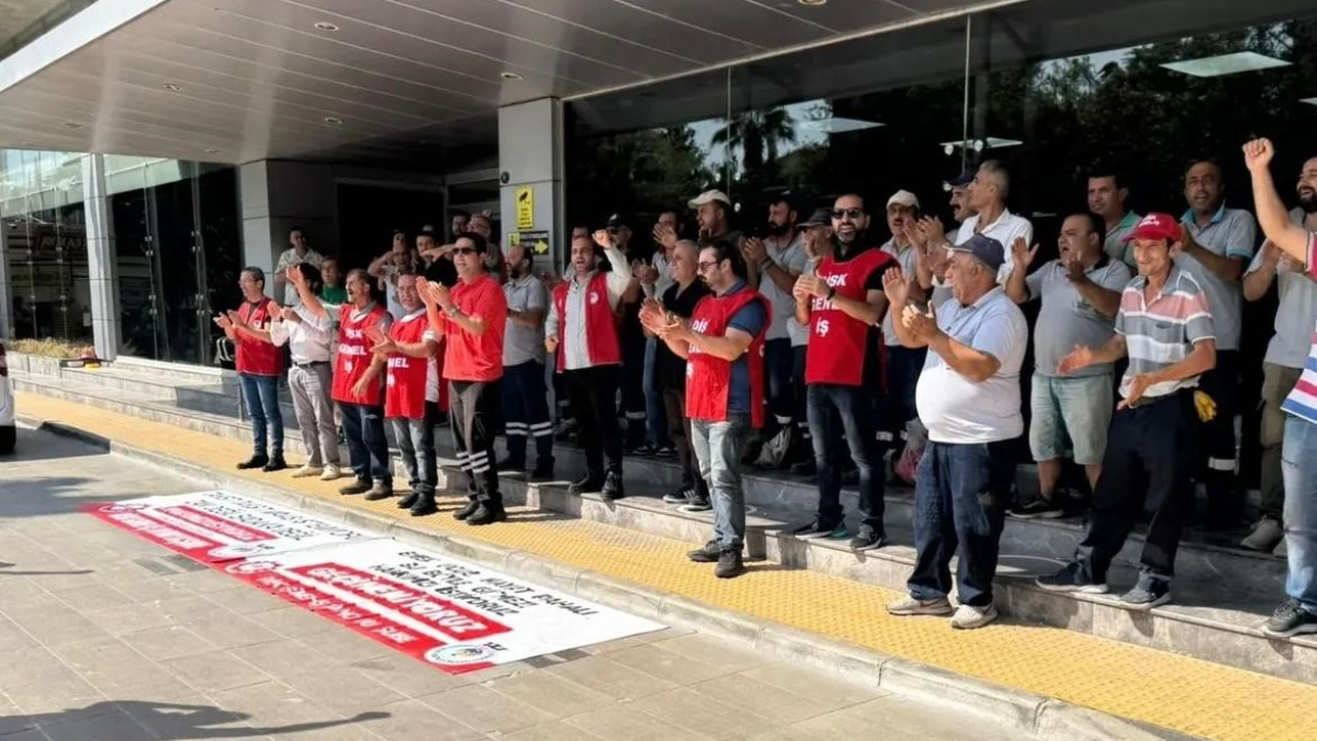 CHP’li Karşıyaka Belediyesi’nde işçiler ve memurların grevi devam ediyor