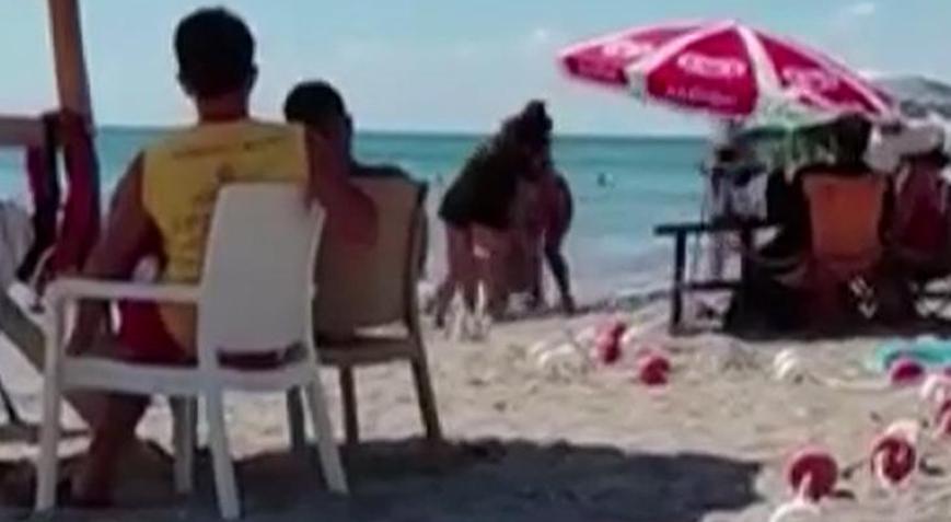 Büyükçekmece sahilinde ‘sigara dumanı’ kavgası! Kolunu ısırdı